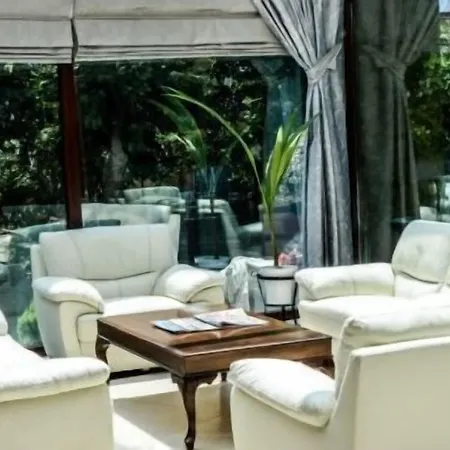 Hotel Paradise Island 3*